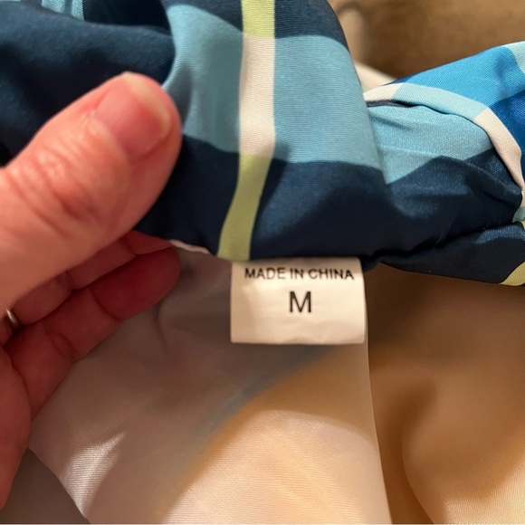 Nike 10 Deep X Pokemon Pikachu Trainer Yellow Windbreaker Jacket Medium - Picture 13 of 13